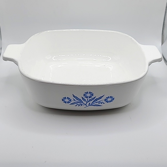 CLEARANCE Corningware Blue Cornflower 1 qt. Casserole Dish P-1-8 - Picture 1 of 4